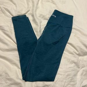 ALPHALETE AMPLIFY LEGGINGS